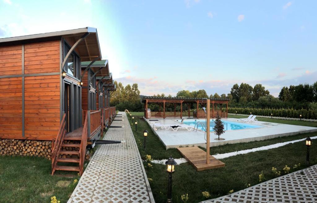Castle Nolana Hotel Geredeli Екстериор снимка