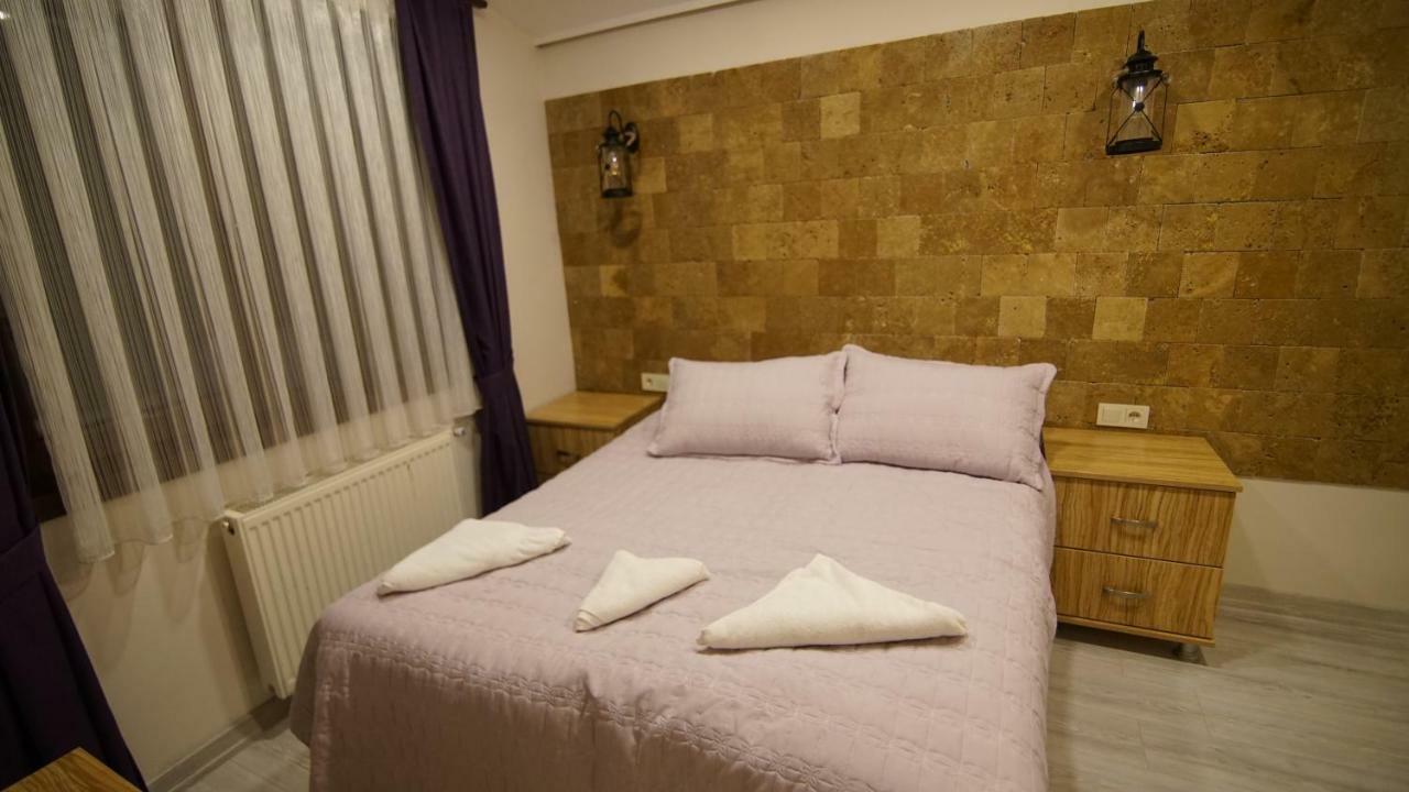 Castle Nolana Hotel Geredeli Екстериор снимка
